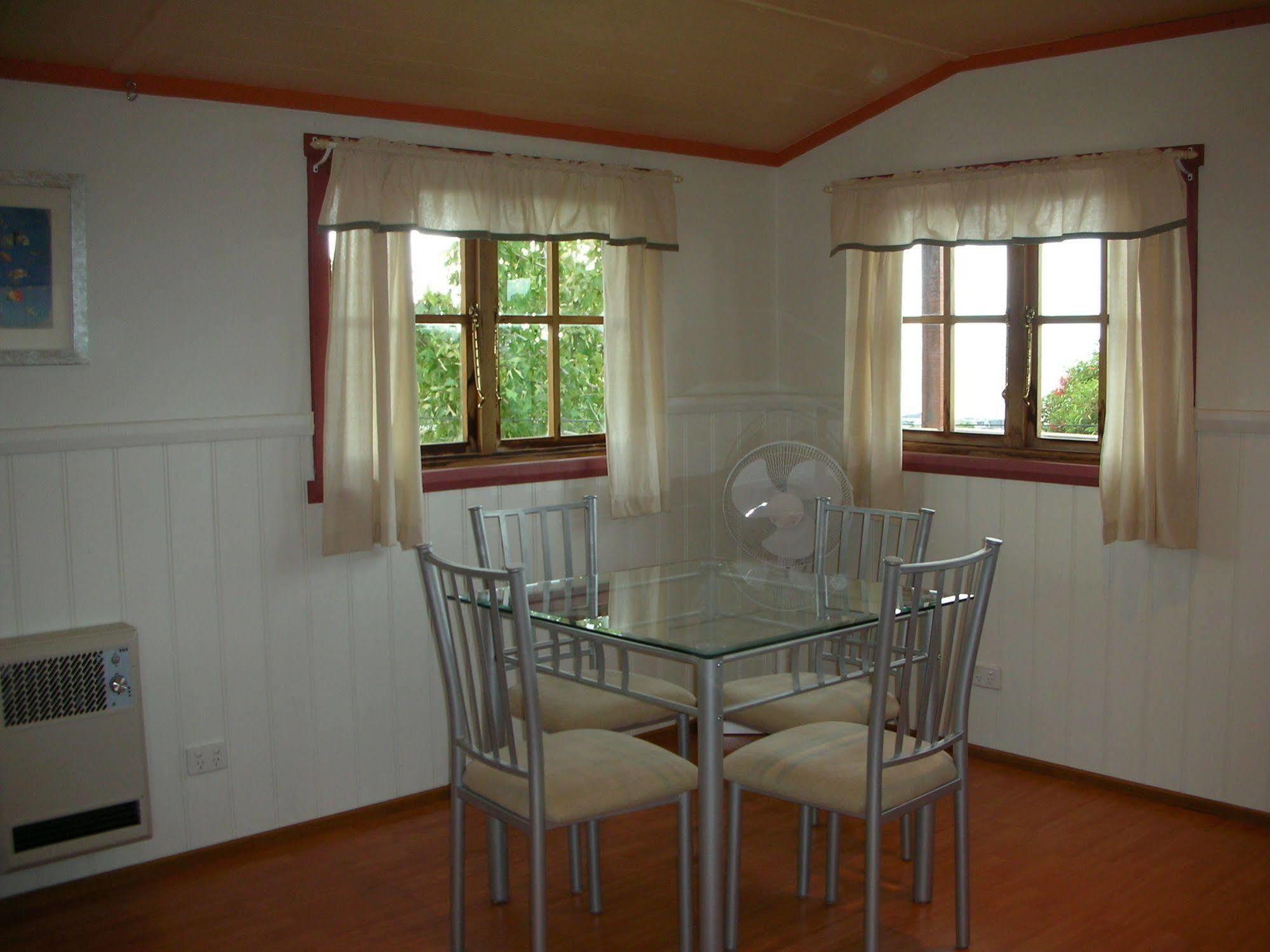 Cedar Cottages Blackmans Bay Exteriör bild